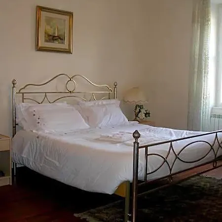 Al Ponterosso Oda ve Kahvaltı 4*